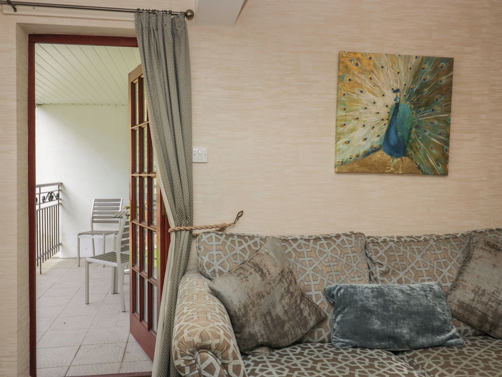 Apartment 4