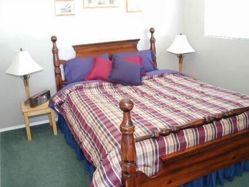 Sooke Vacations - Ty Collwyn Waterfront Retreat - Property Image 2