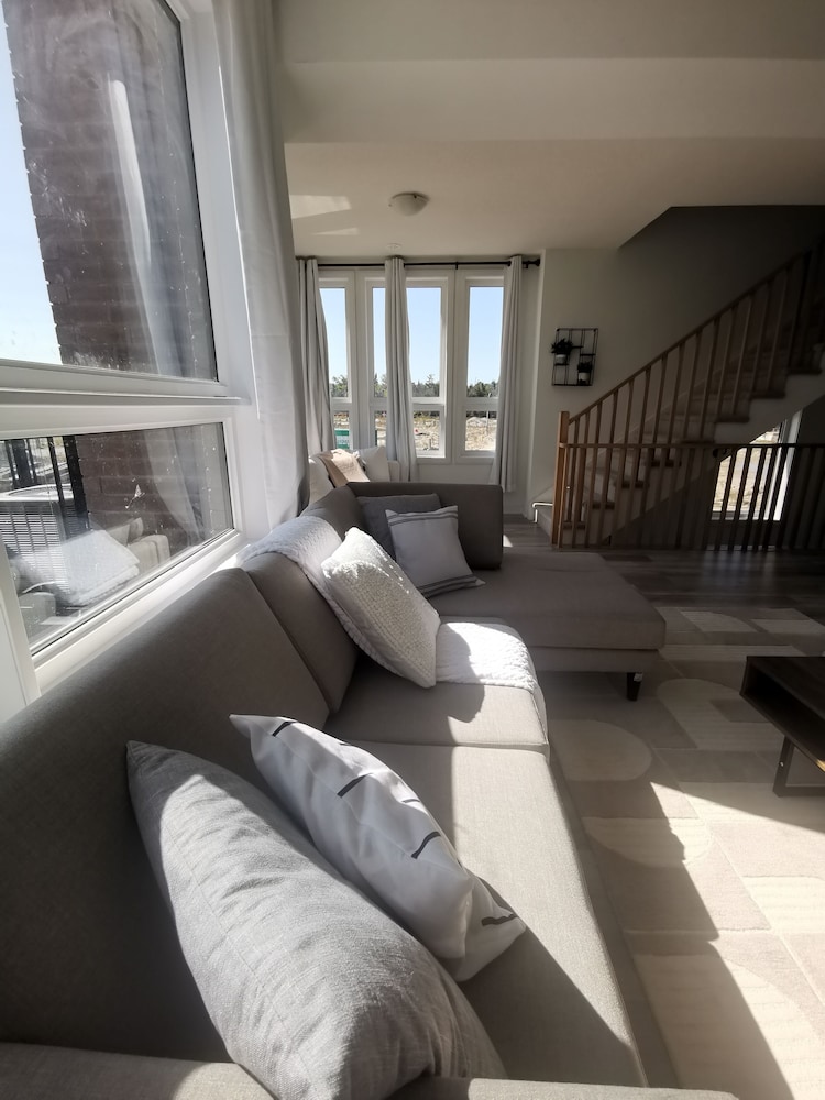 Barrie Comfort Lodging