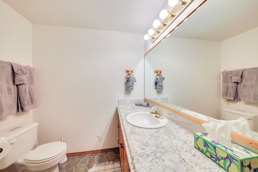 Boat, Fish, Swim: Lake Pend Oreille Gem w/ Deck!