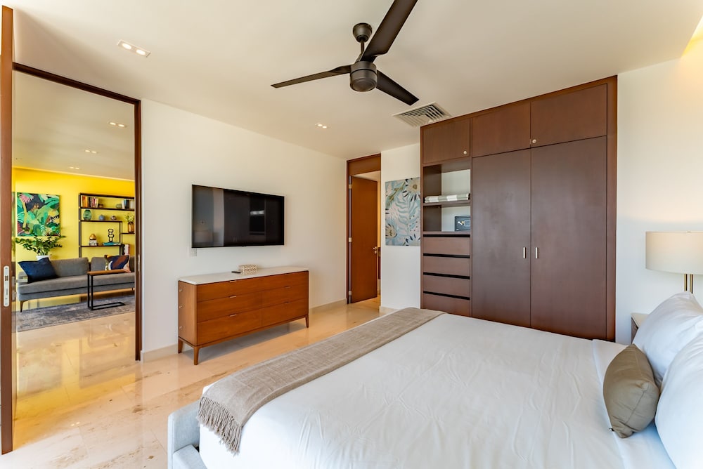 Ph Ocean Lux at Marila Condo