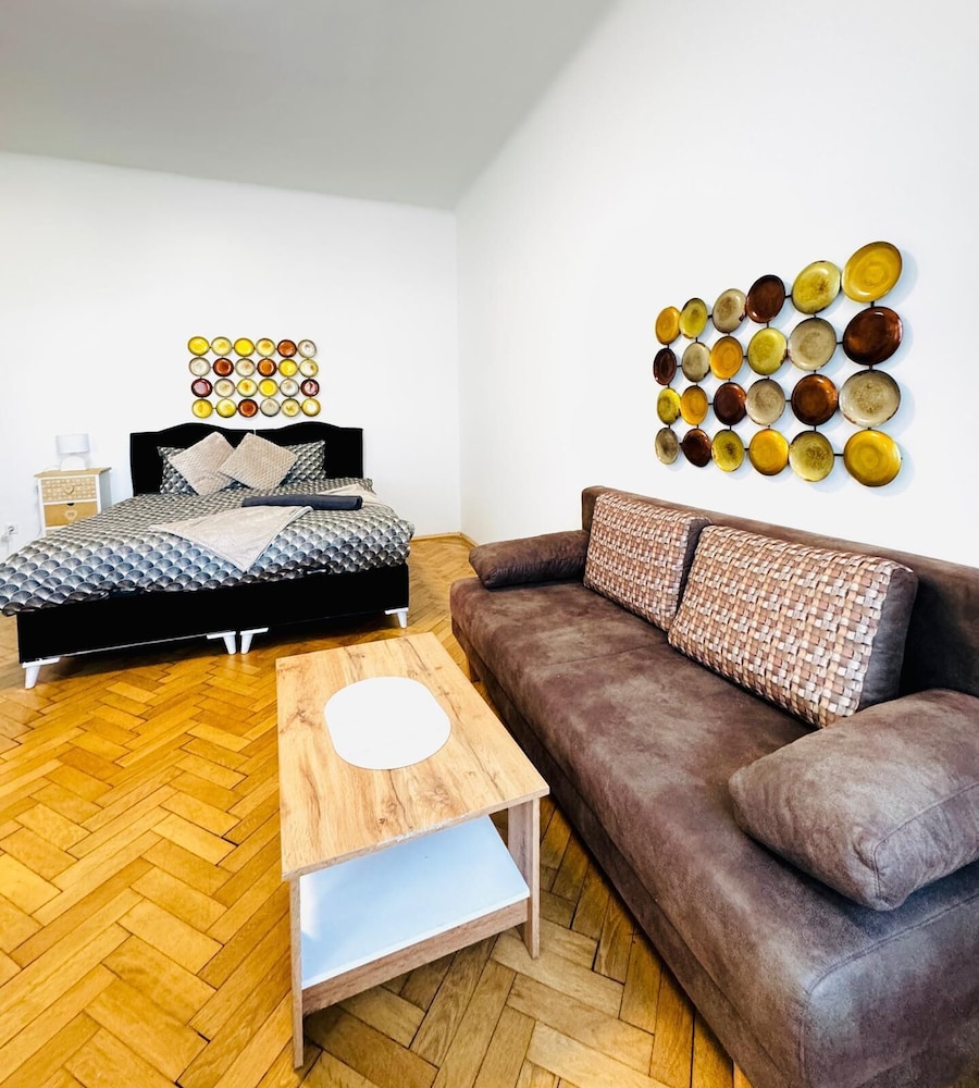 Comfortable 1BR Lounge Westbahnhof