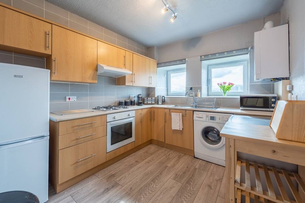 Roseangle - Spacious Family Apartment With South Facing Garden view 2