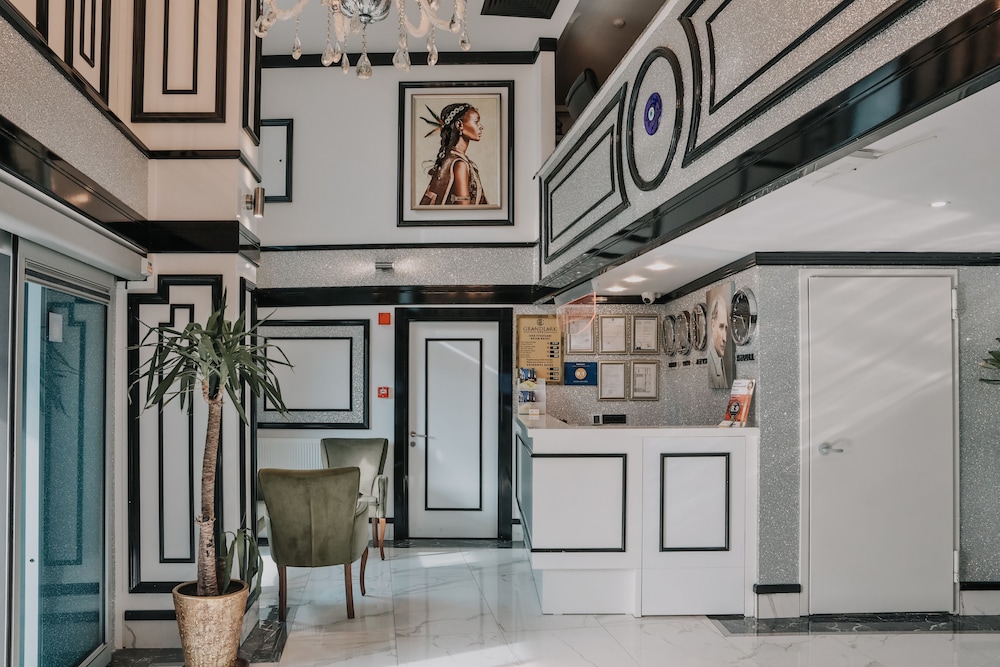 Grand Lark Otel - Image 13