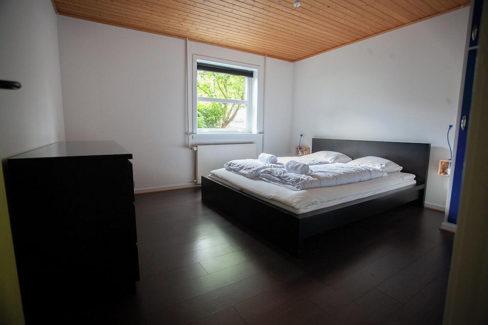 Lovely 2- Bedroom Apartment In Central Tórshavn view 4