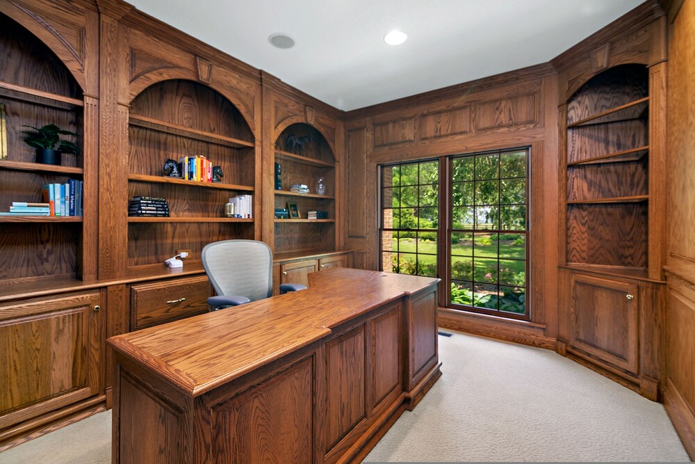 Private Riverbank 27-acre Estate 1 hr From Chicago