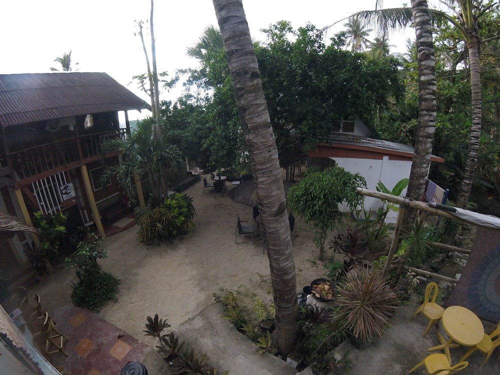 Carabao Backpackers & Guesthouse