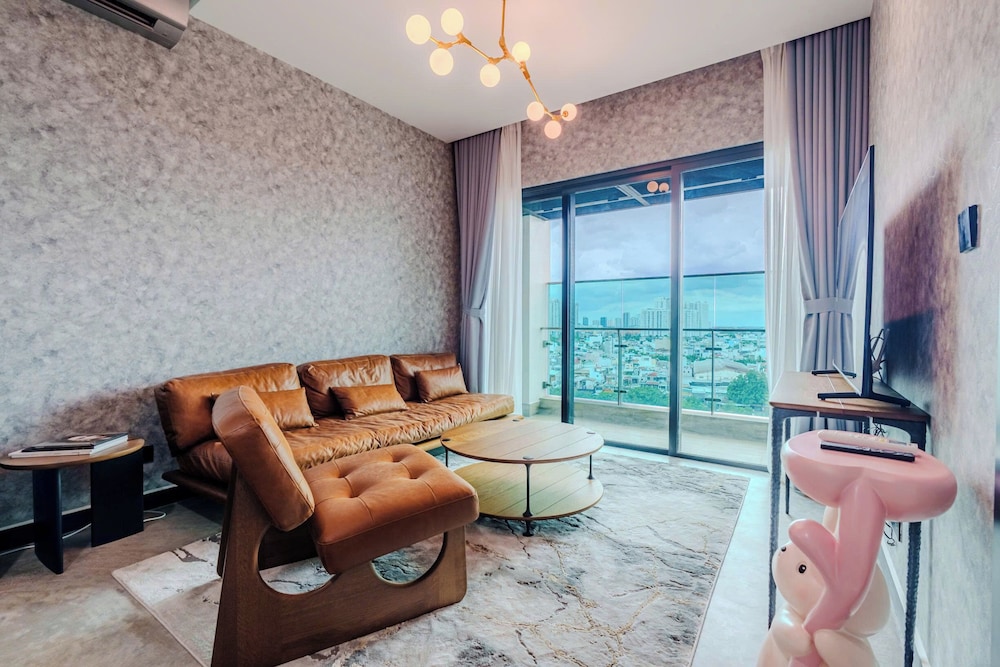 Luxury Vela Luxe - De La Sol Sai Gon