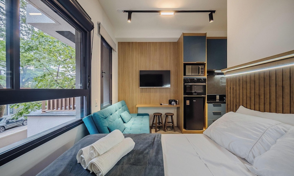 Modern Accommodations Near Congonhas With Pool and gym Hmcs