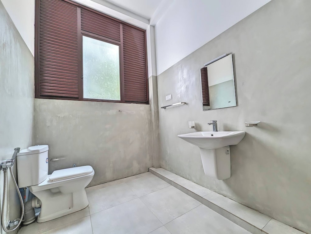 Room in Guest Room - Serene Oasis in Galle - Tranquil Retreat With Breathtaking Views