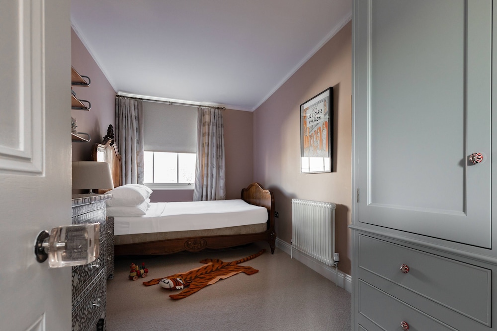 Milborne Grove by Onefinestay