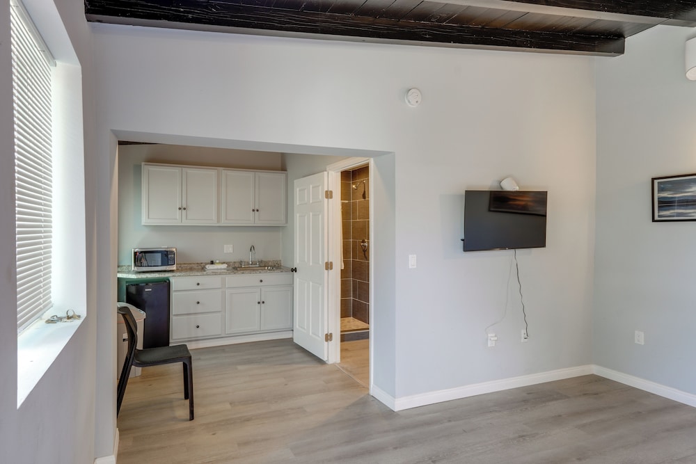 6 Mi to Frazier Mountain: Cozy Studio Retreat