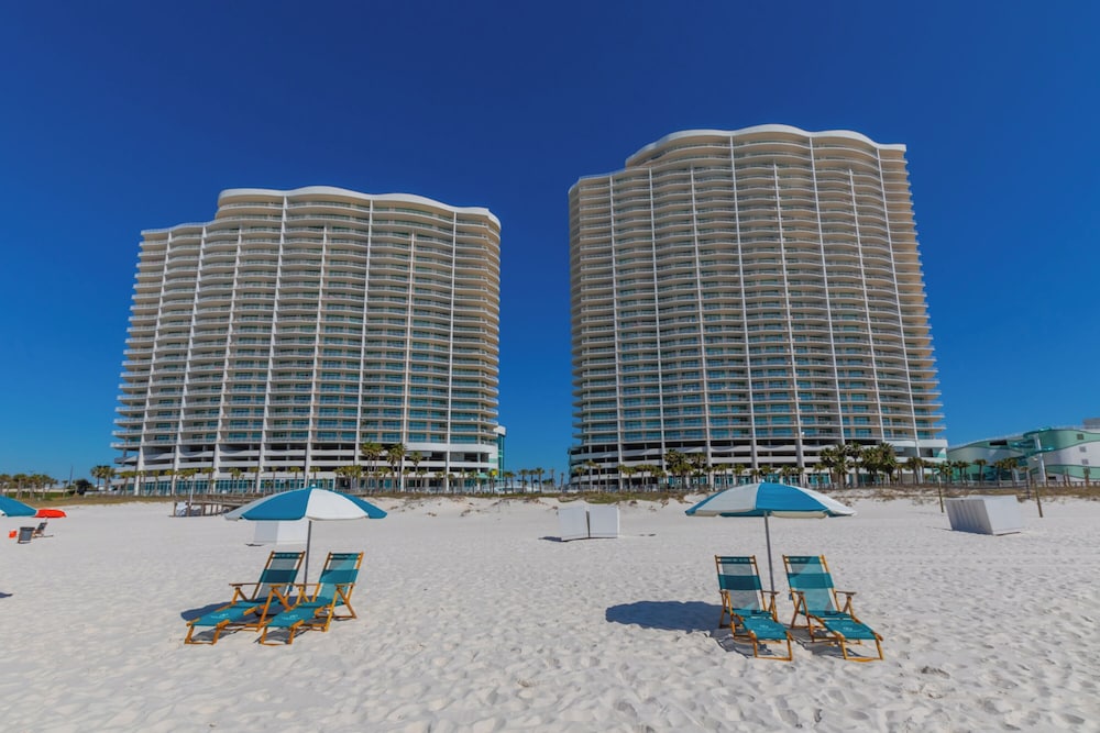 Turquoise Place 2205 C