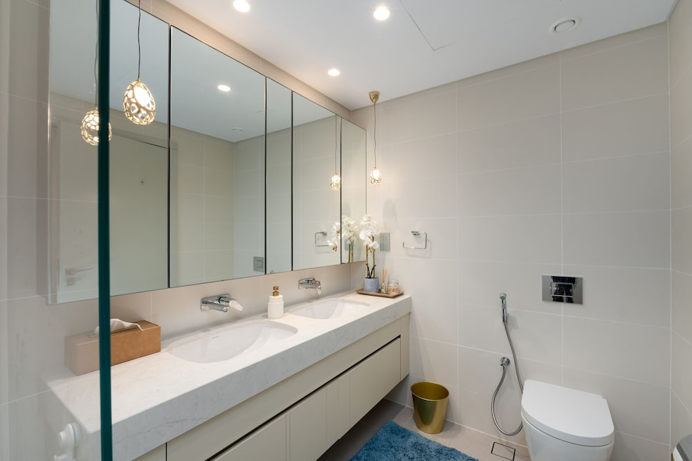 Premium 2BR Emaar Beachfront w Beach Access