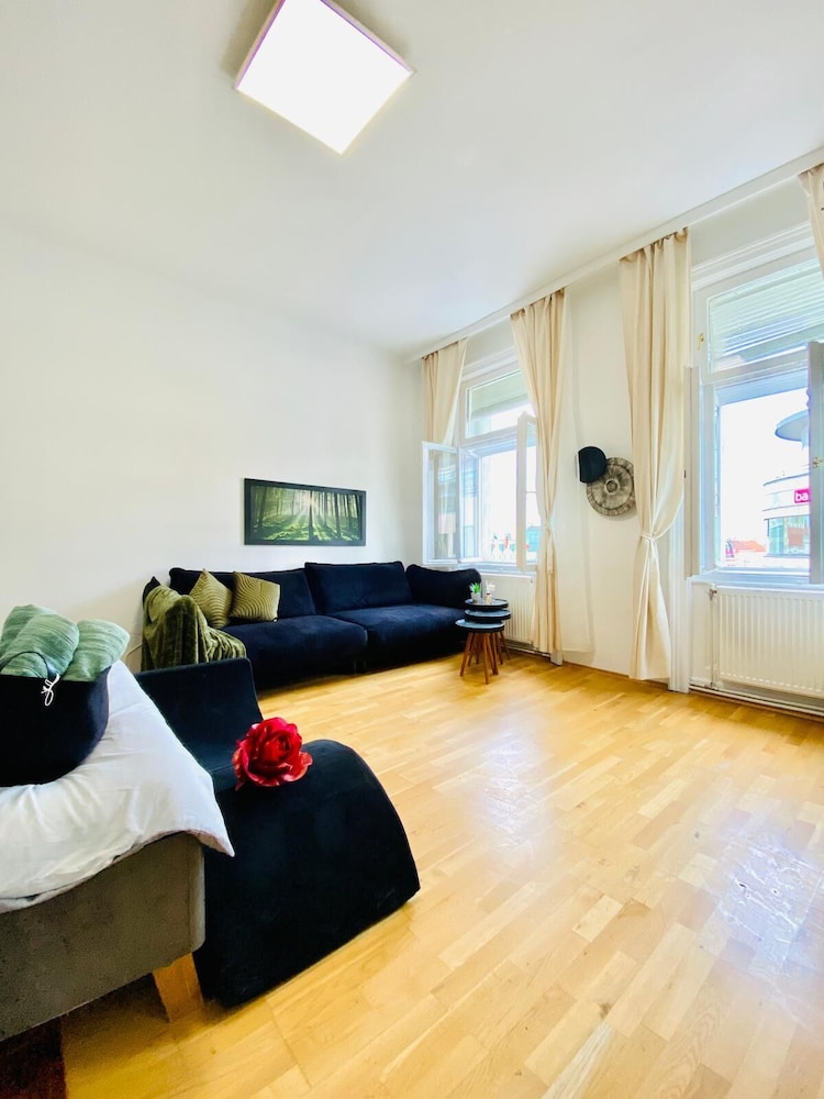 Bright 2BR Apartment Near Westbahnhof