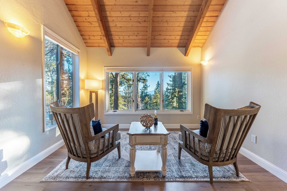 Views + Mins to Skiing, Lake, & Incline Village Incline Serenity by Avantstay