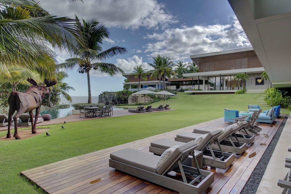 Clifftop Icon of Caribbean Luxury