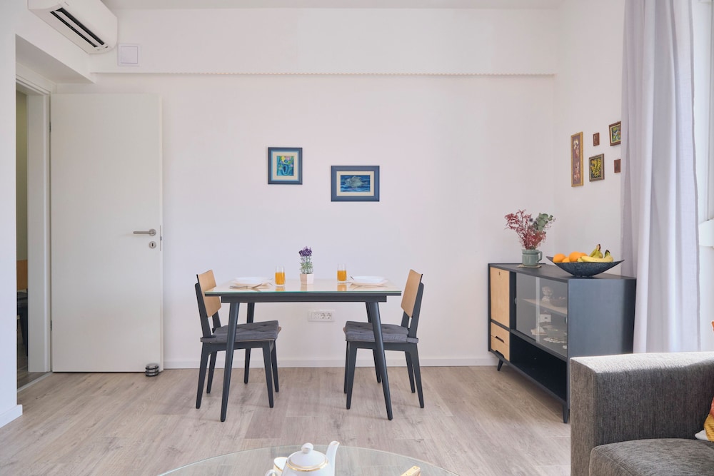 LAV Central Apartment by Litto