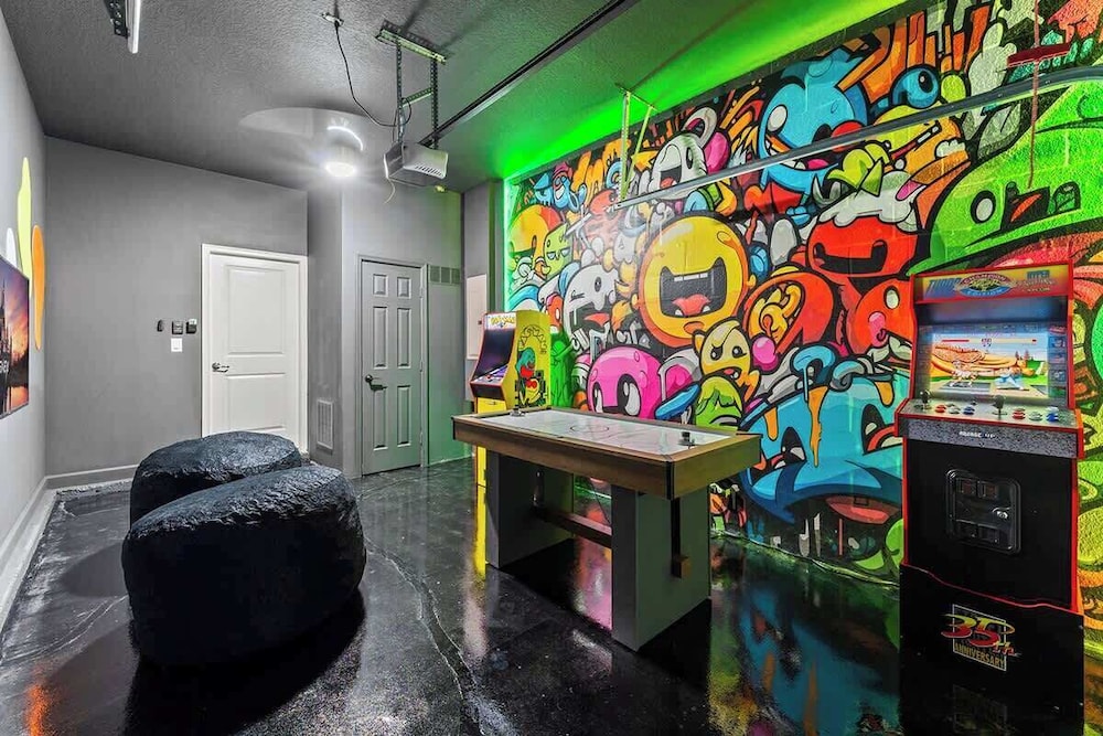 5BR Themed Bedrooms at Storey Lake