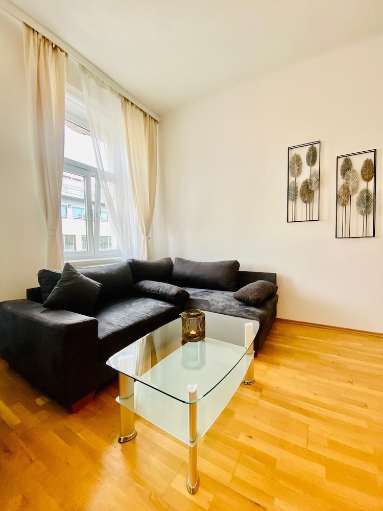 Bright 2BR Apartment Near Westbahnhof