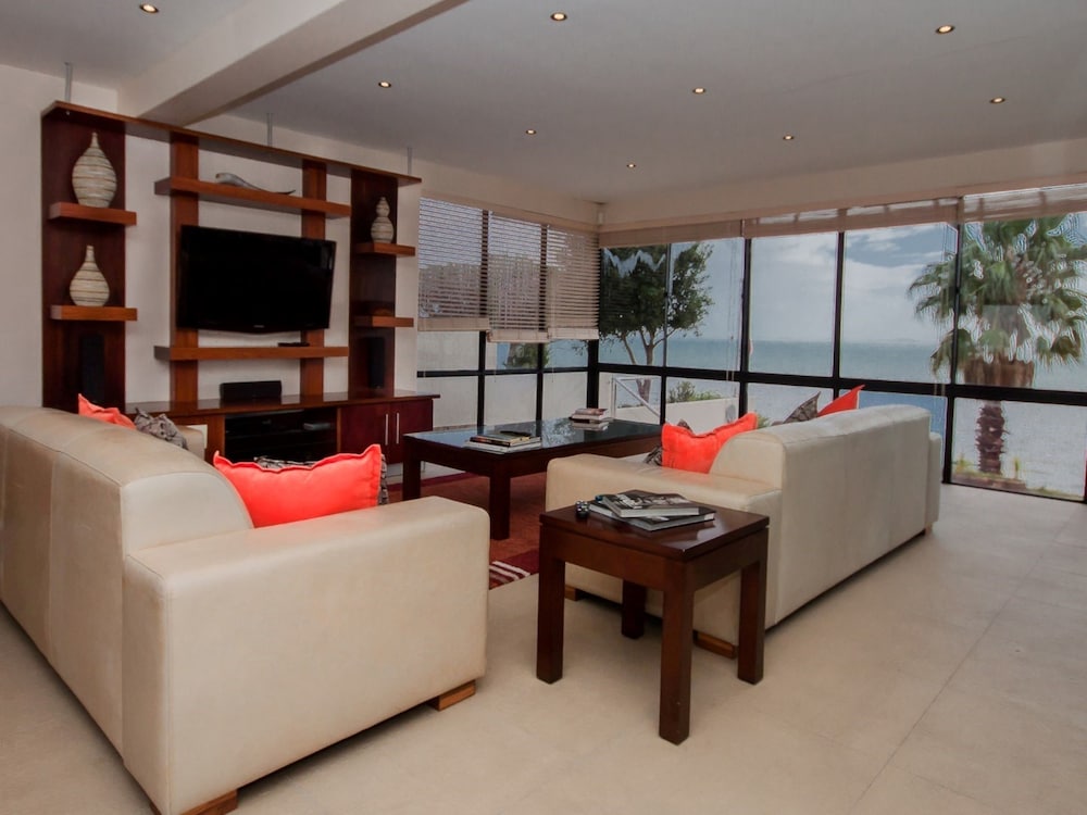 Oceana Palms Luxury Guest House view 3