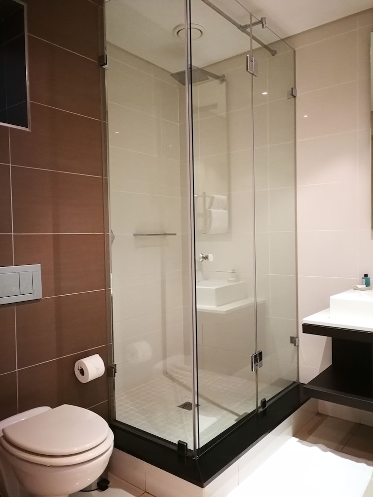 Island Letting-Crystal towers