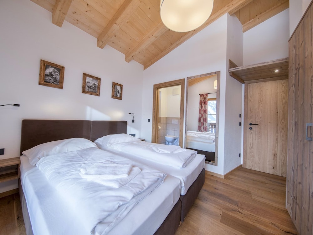 Affluent Chalet in Neukirchen near Wildkogel Ski Arena