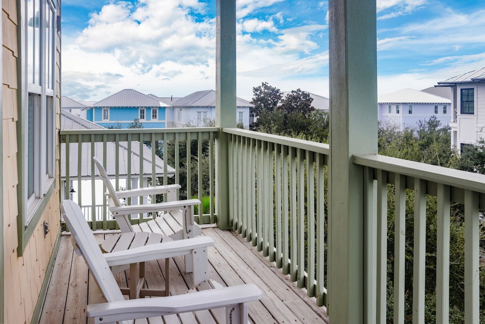 30A Seaclusion by Avantstay Walk to Beach Pool