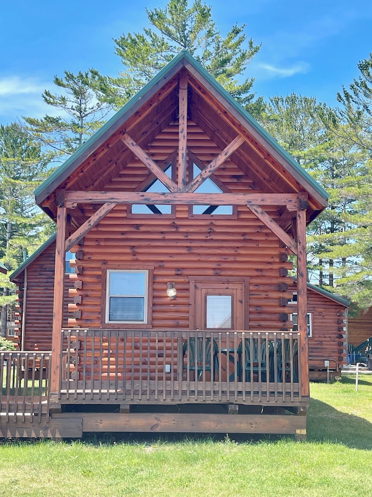 Cabins of Mackinaw