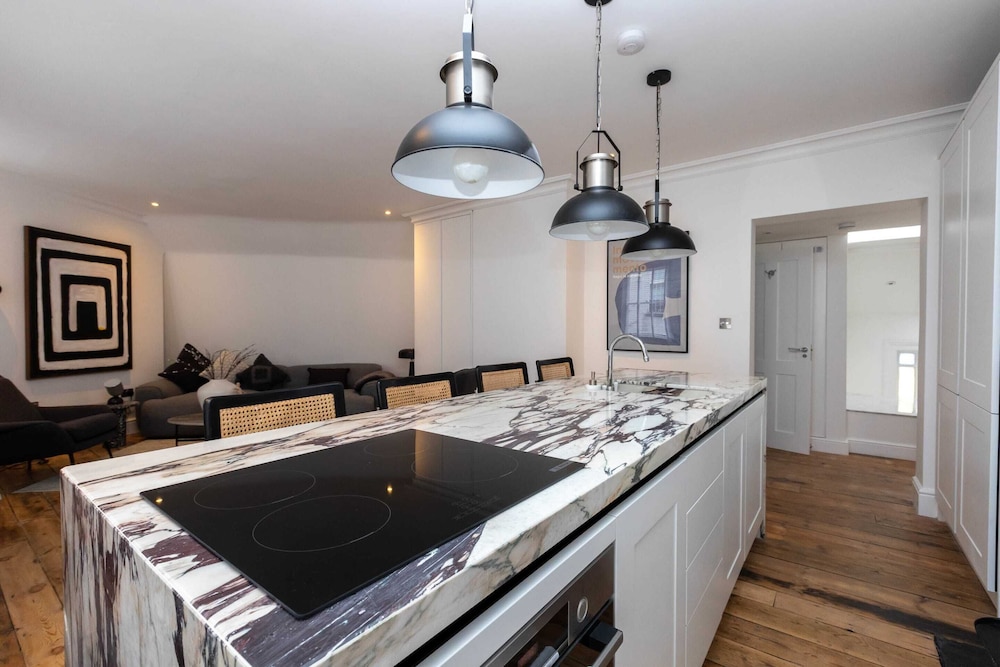 Stylish 2 Bedroom Apartment Near Oxford Street