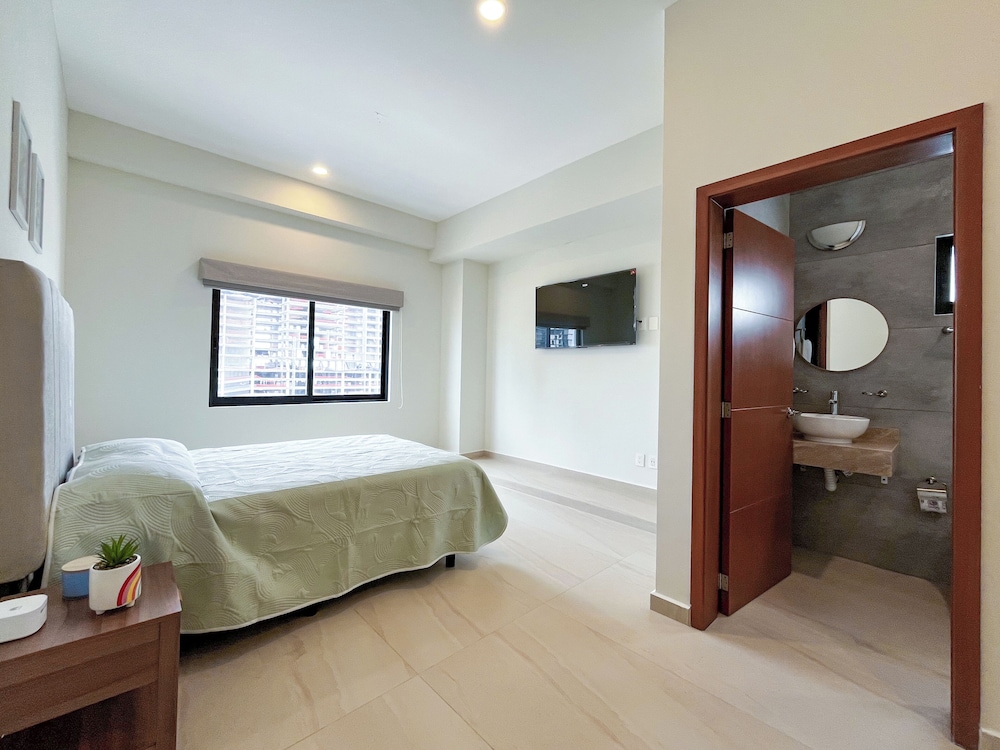 Makeva Condos - Near Malecon
