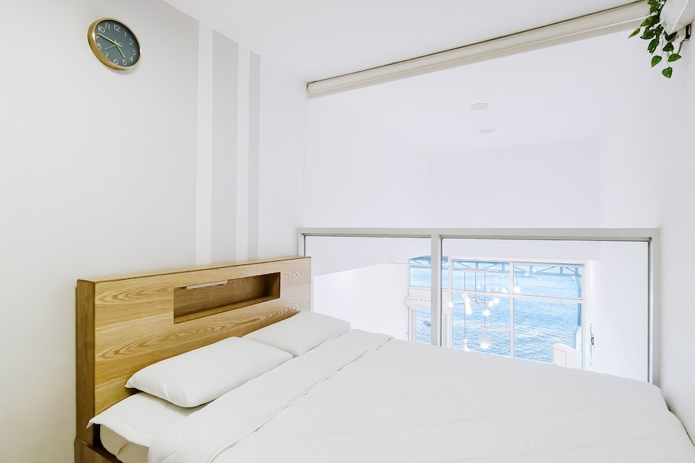 Yeongdeok Searest Poolvilla