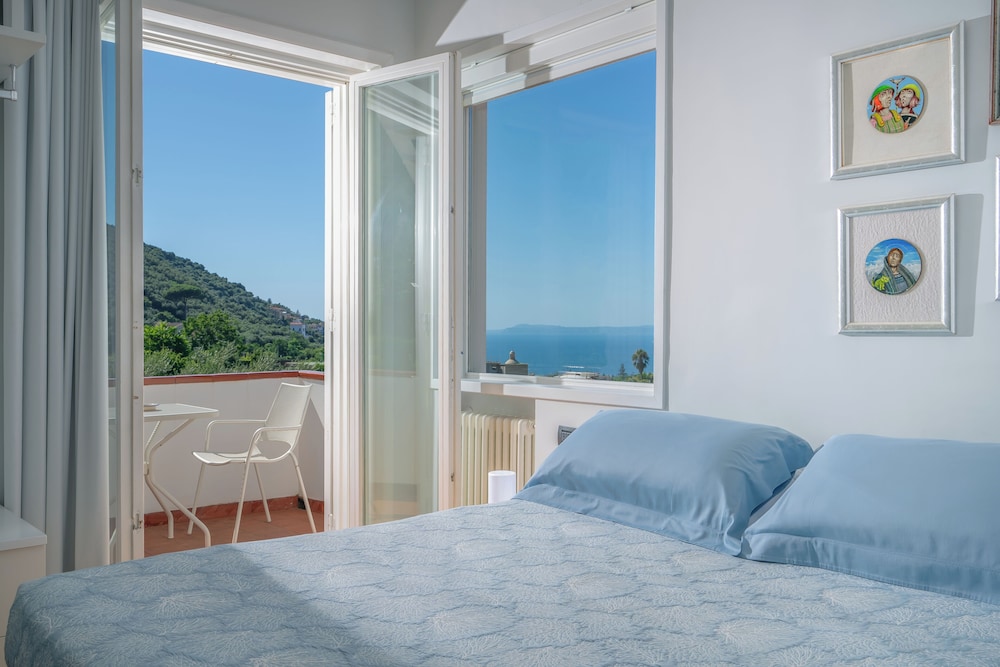 Luxury Villa In Sorrento Coast Swimming Pool & View