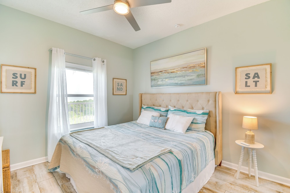 2 Mi to Beach: Condo w/ Balcony in Gulf Shores!