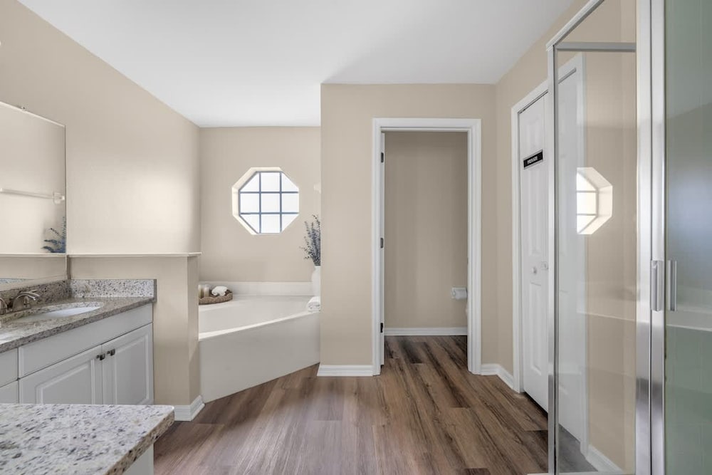 New Listing Pool and Game Room 4BR