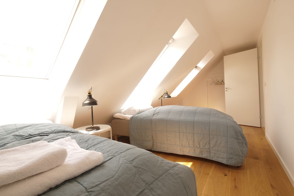 Rent a place 5 view 3