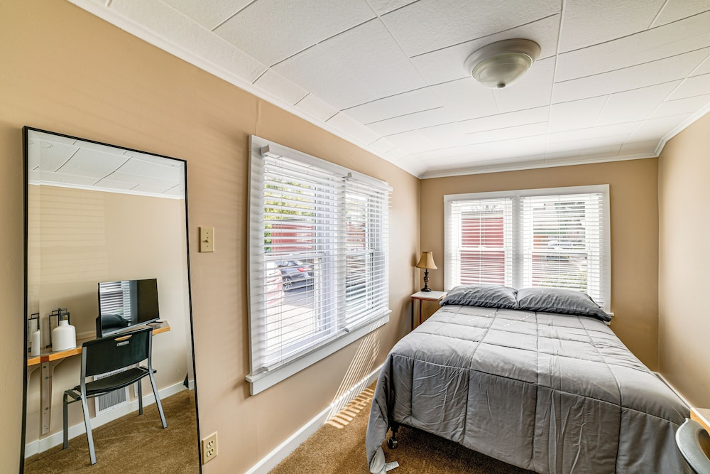 < 2 Mi to Suny Cortland: Unit w/ Private Parking
