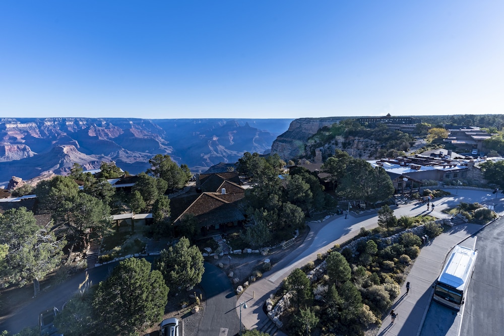 Bright Angel Lodge – Inside the Park