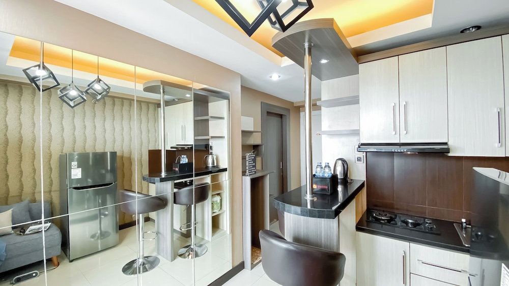 Best Price And Relaxing 1Br At Green Pramuka City Apartment