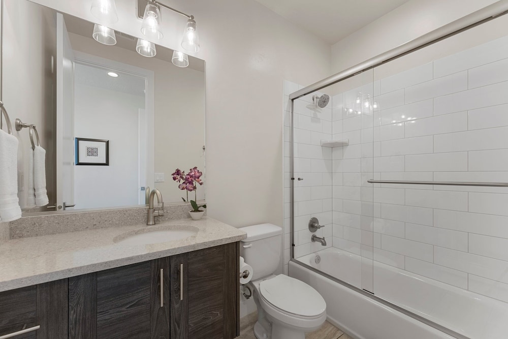 Coral Rock Vista 8 Bedroom Townhouse