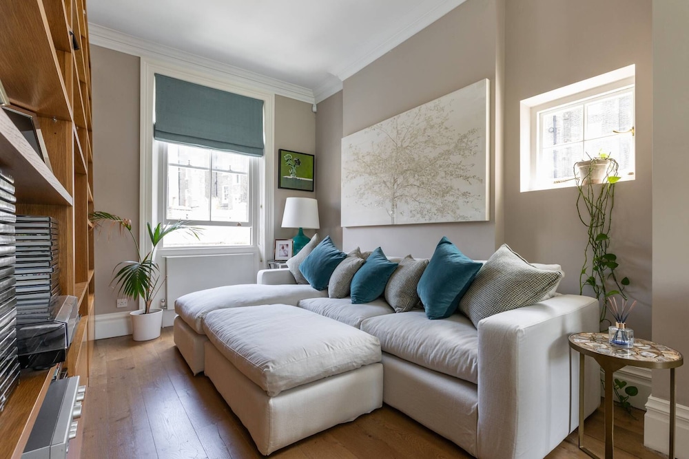 Clarendon Street by Onefinestay