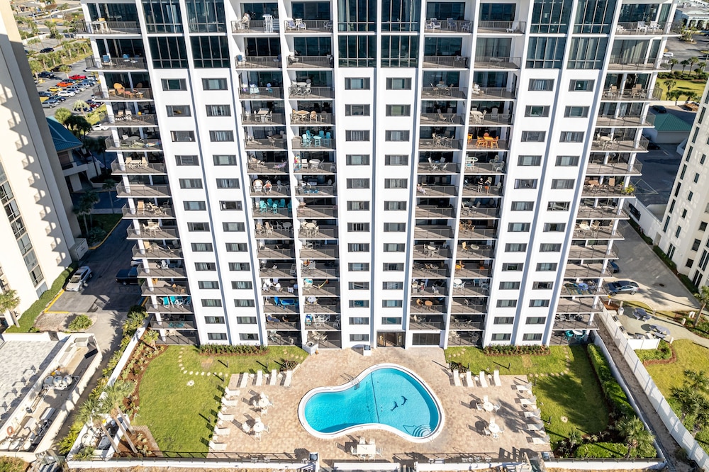 Emerald Towers 904 2 Bedroom Condo