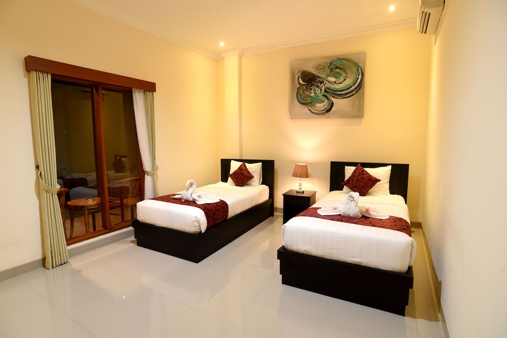 Tom's Inn Pecatu
