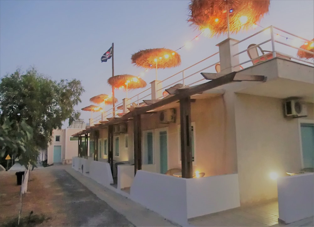 Santorini Camping & Hostel