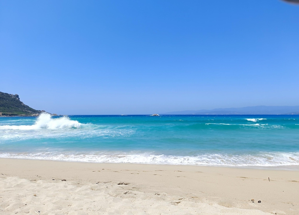 Chalet in Propriano Near Sandy Beaches
