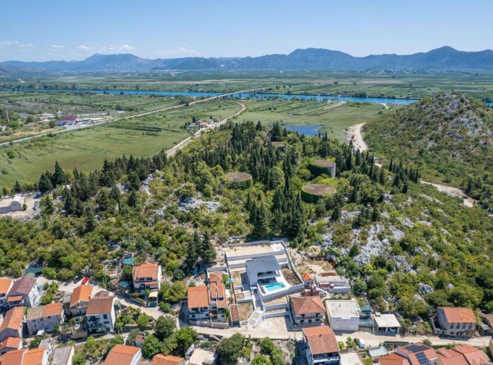Luxury Villa Navis