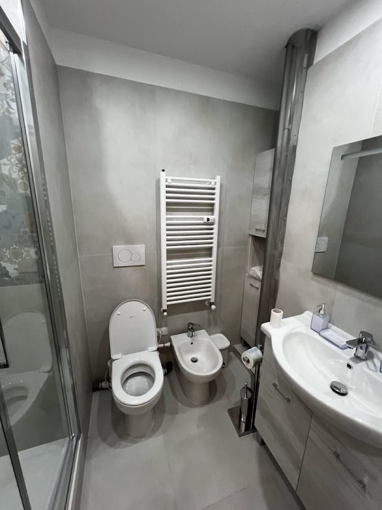 Love4Rome Guest House