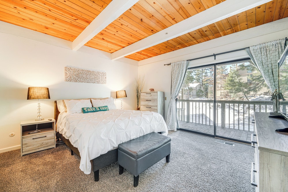 1 Mi to Lake Tahoe: Condo w/ Pool Access