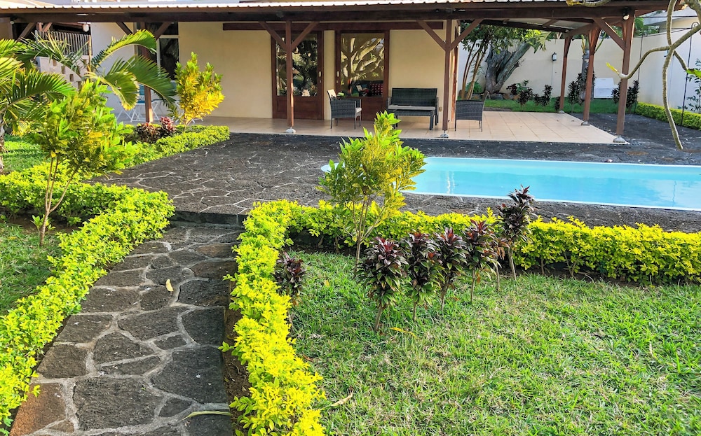 Laurels Villas