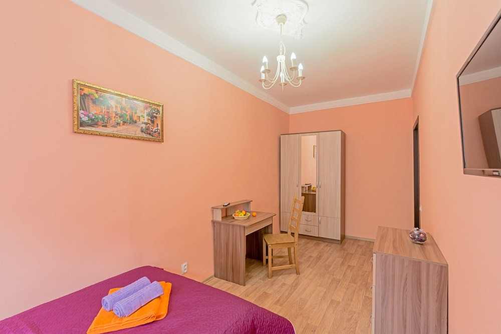 Apart-hotel on Marata 28